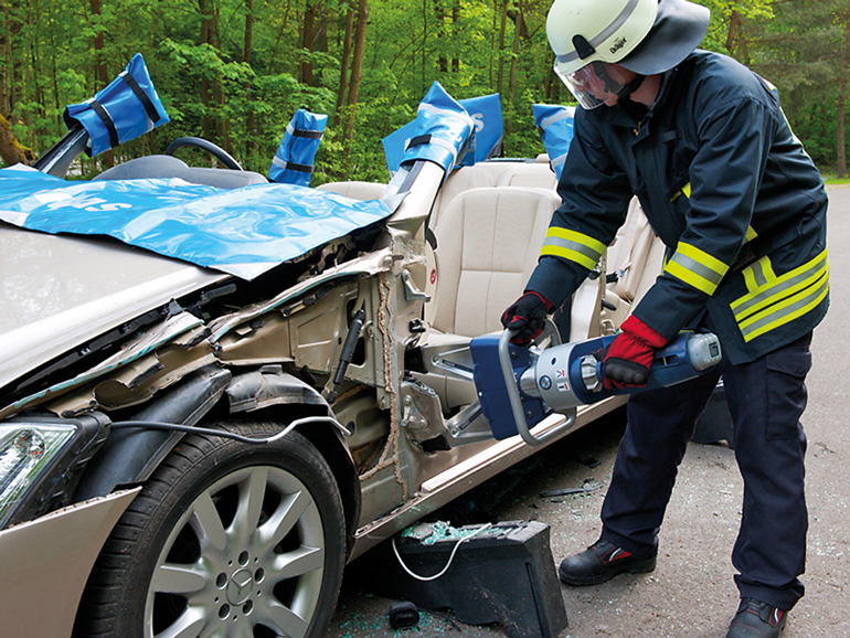 UKAS Spreader SP 300 E (2010-2014) of the first eDraulic generation in use.