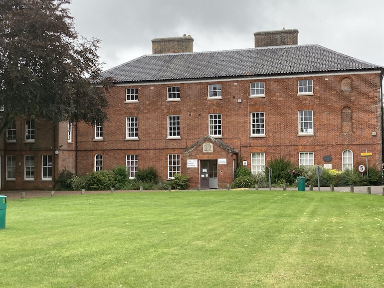 Paston College. (Hochiki)